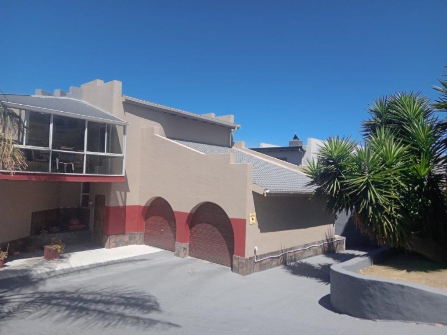 4 Bedroom Property for Sale in Wavecrest Eastern Cape